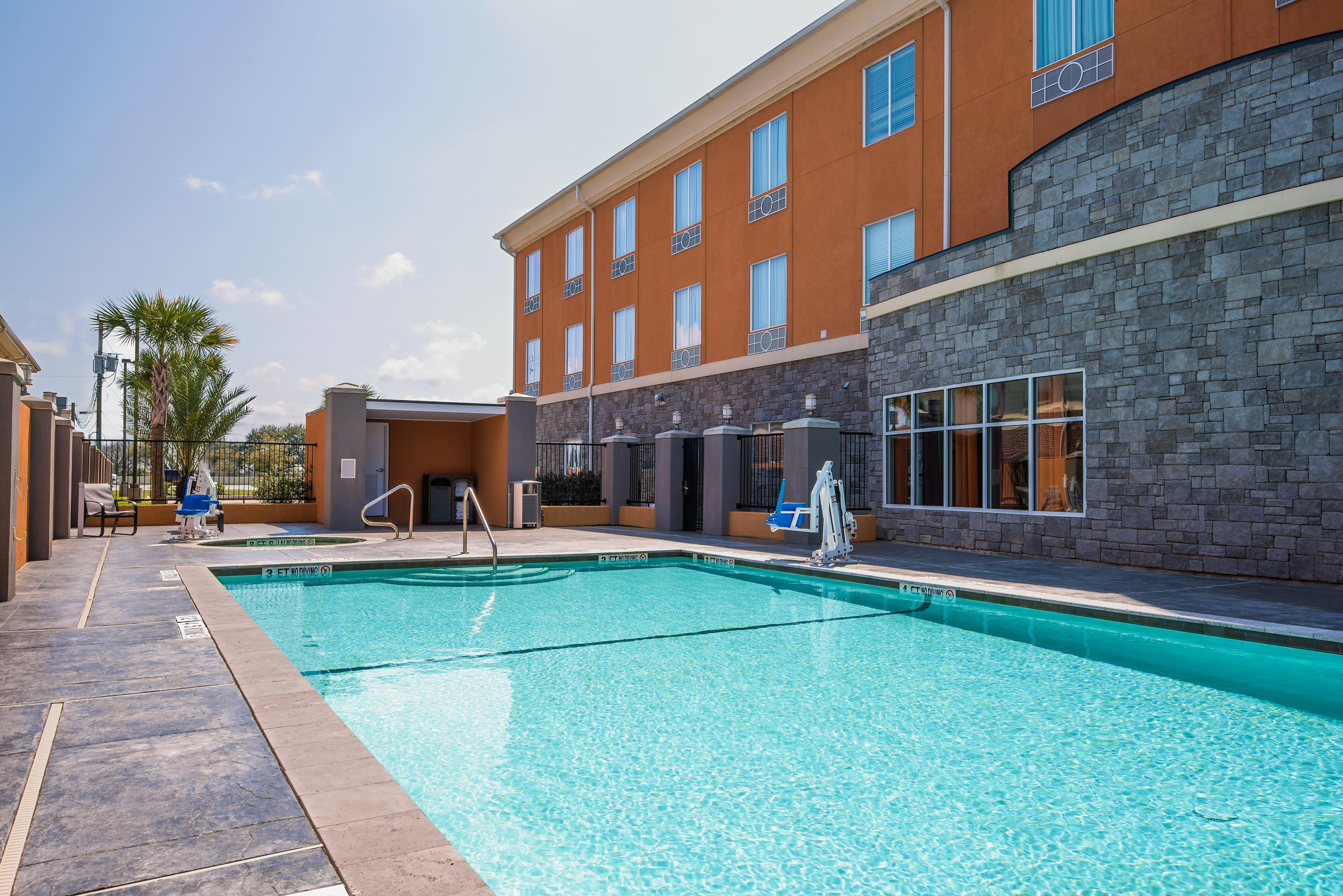Holiday Inn Express Hotel & Suites Clute-Lake Jackson By Ihg 외부 사진