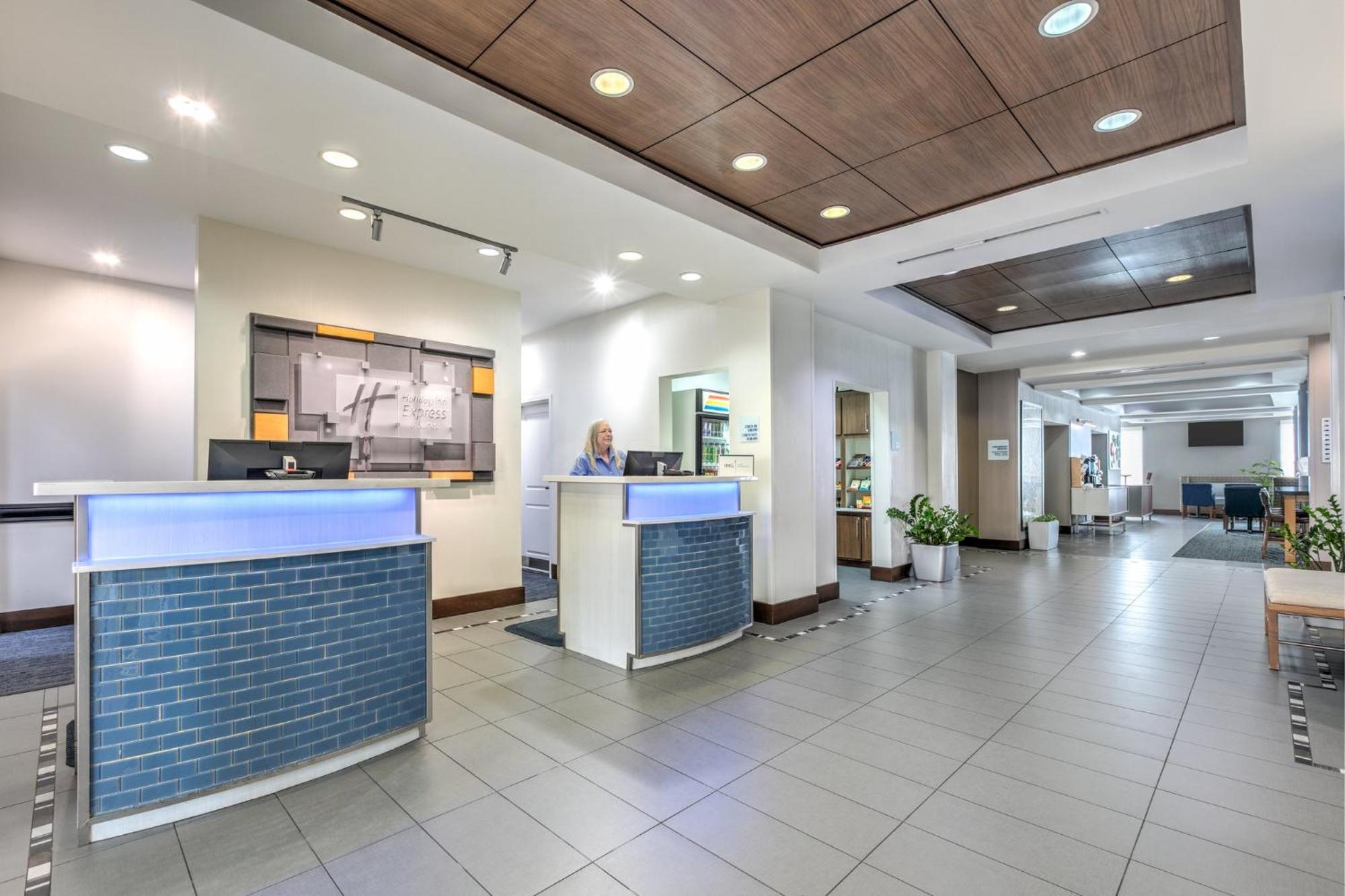 Holiday Inn Express Hotel & Suites Clute-Lake Jackson By Ihg 외부 사진