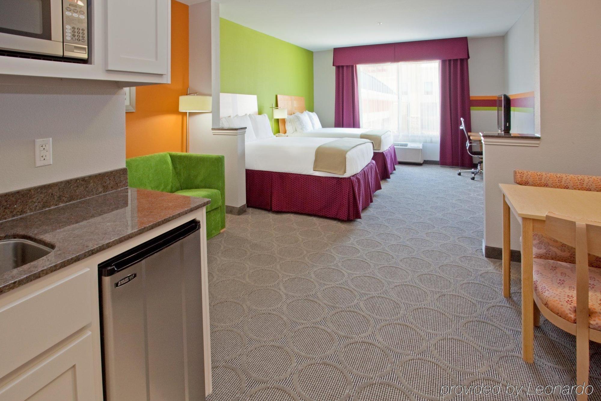 Holiday Inn Express Hotel & Suites Clute-Lake Jackson By Ihg 객실 사진