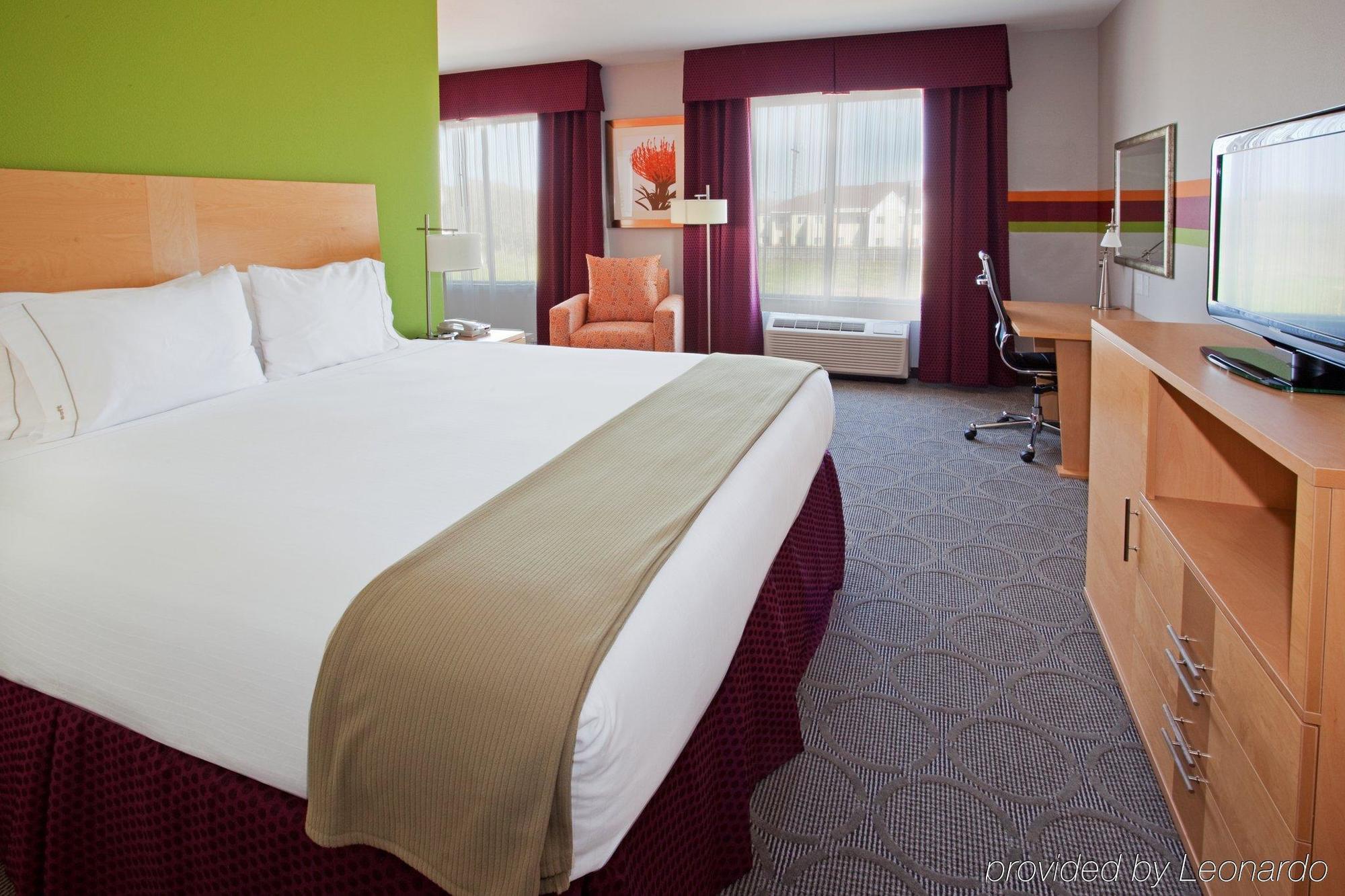 Holiday Inn Express Hotel & Suites Clute-Lake Jackson By Ihg 외부 사진